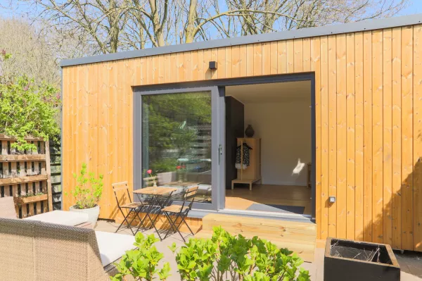 Cozy Serenity Studio Amsterdam interior with king-size bed and modern amenities